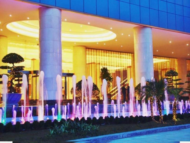 فندق مونج ثاناه لاكشري كوانج نينه ها لونغ المظهر الخارجي الصورة