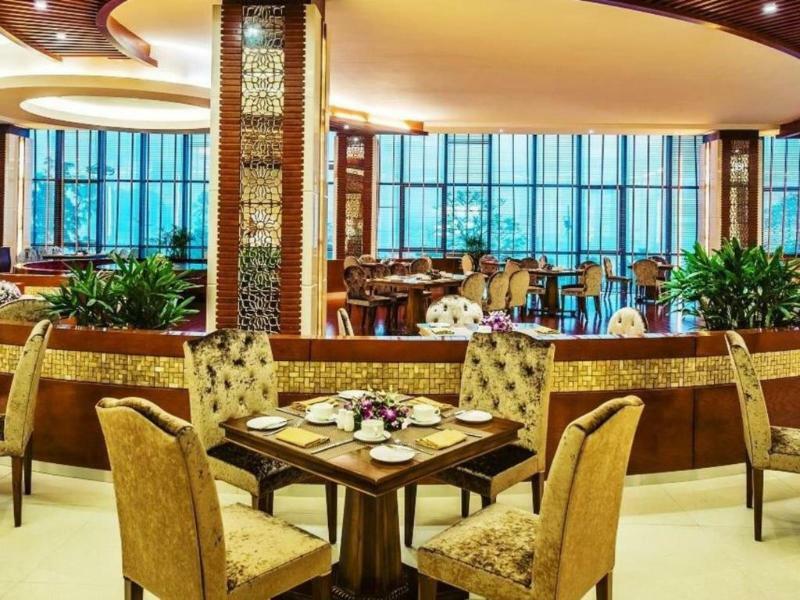 فندق مونج ثاناه لاكشري كوانج نينه ها لونغ المظهر الخارجي الصورة